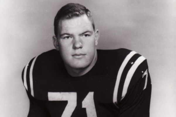 A person wearing a jersey

Description automatically generated with low confidence