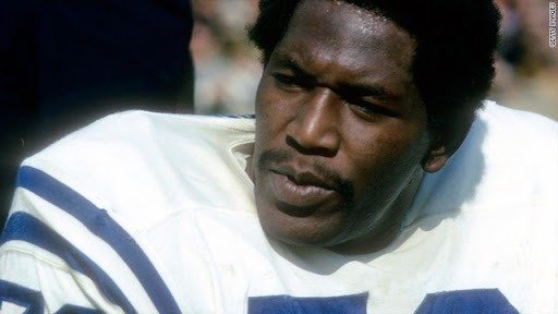 A person wearing glasses

Description automatically generated with low confidence