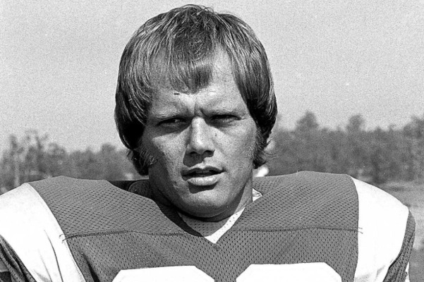 A picture containing outdoor, sky, person, person

Description automatically generated